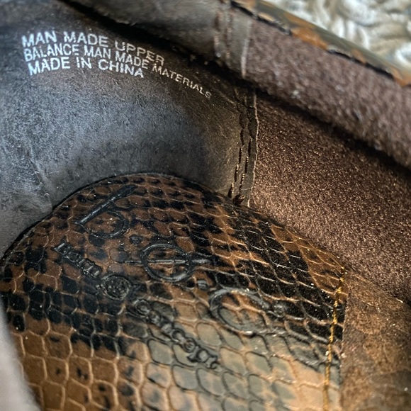 BOC Born Clogs Women’s Size 7.5 Tooled Snake Print Slip On Mules Shoes Brown - Picture 7 of 10